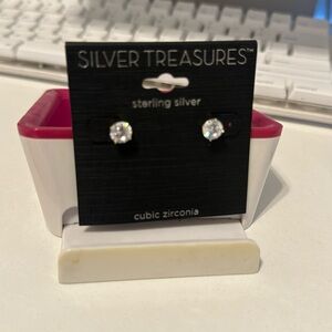 🎉 Sterling Silver Cubic Zirconia Stud Earrings! 🎉
